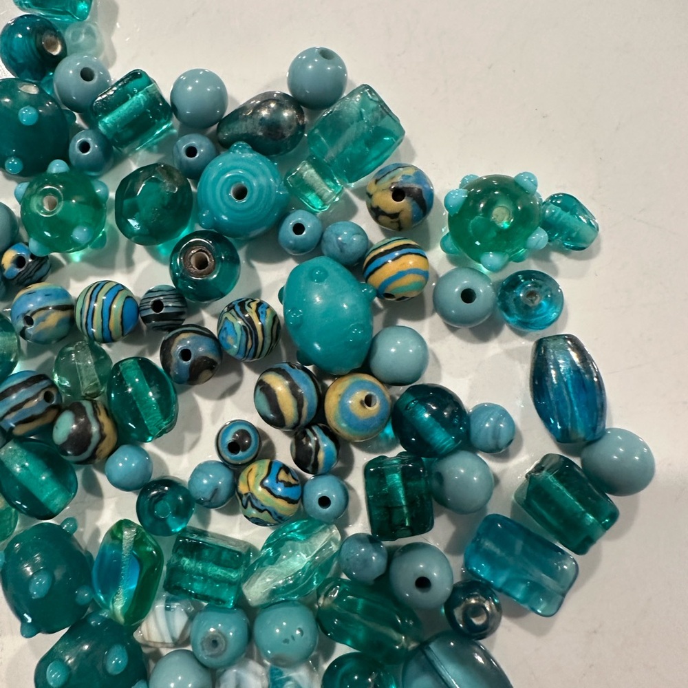 Assorted Teal Beads Lot for jewelry making - Picture 6 of 8